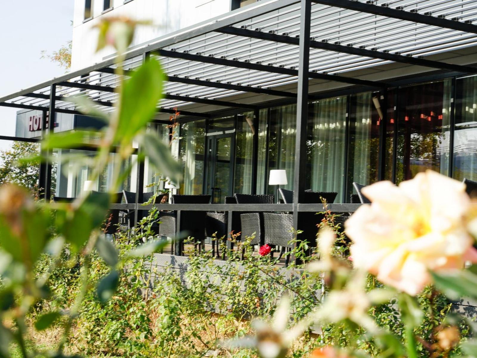Hotel Criss Bukares Bagian luar foto