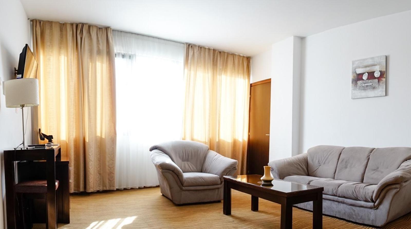 Hotel Criss Bukares Bagian luar foto
