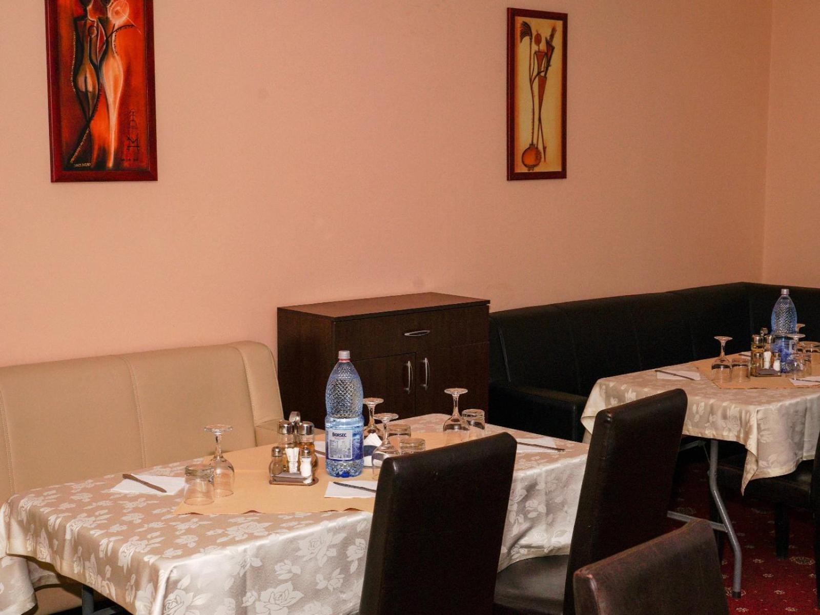 Hotel Criss Bukares Bagian luar foto